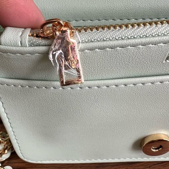 Bebe Los Angeles NWOT - Womens Crossbody Purse - Picture 6 of 9